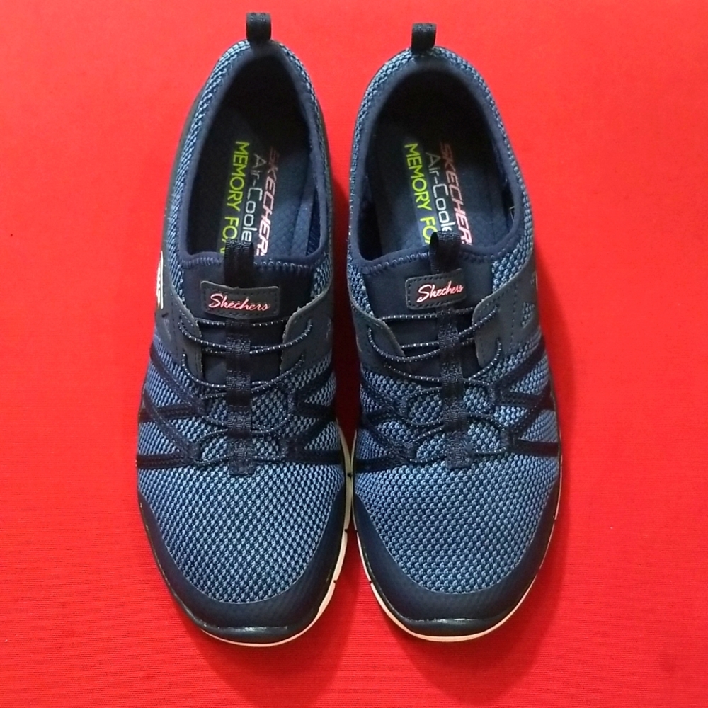 SKECHERS SNEAKERS